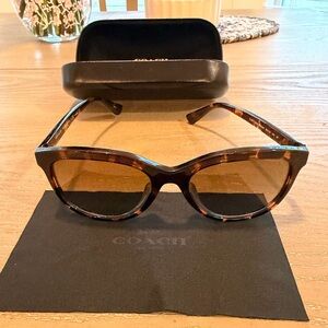 EUC women’s Coach tortoise shell polarized sunglasses